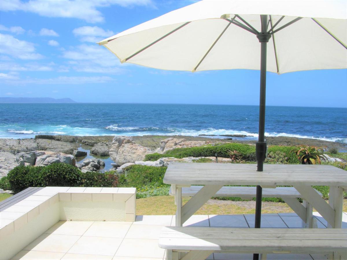 Beachfront House - Hermanus Whale View Villa Bagian luar foto