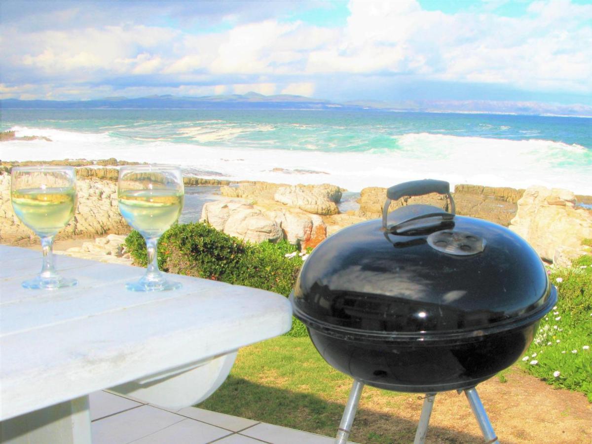 Beachfront House - Hermanus Whale View Villa Bagian luar foto
