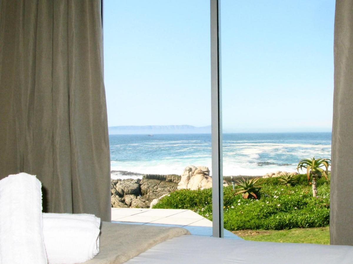 Beachfront House - Hermanus Whale View Villa Bagian luar foto
