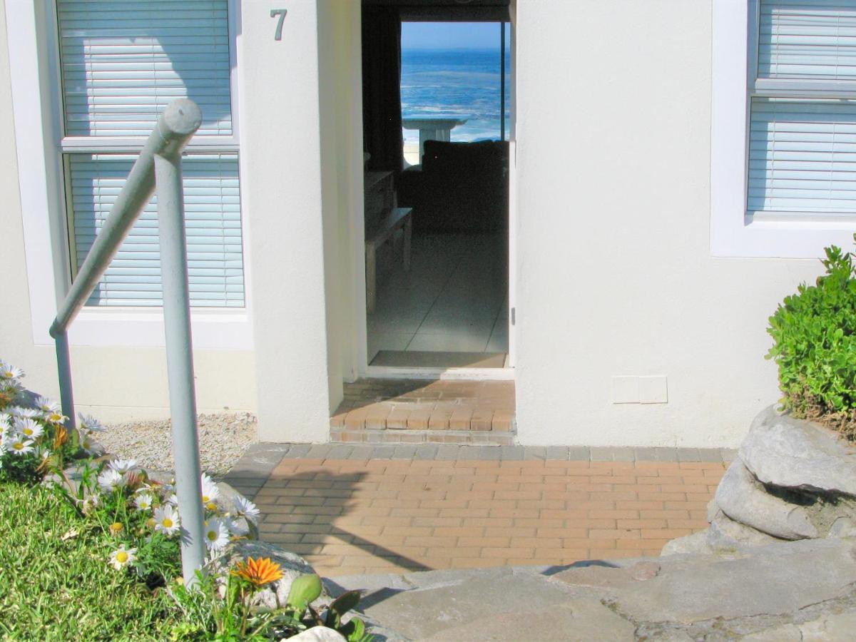 Beachfront House - Hermanus Whale View Villa Bagian luar foto