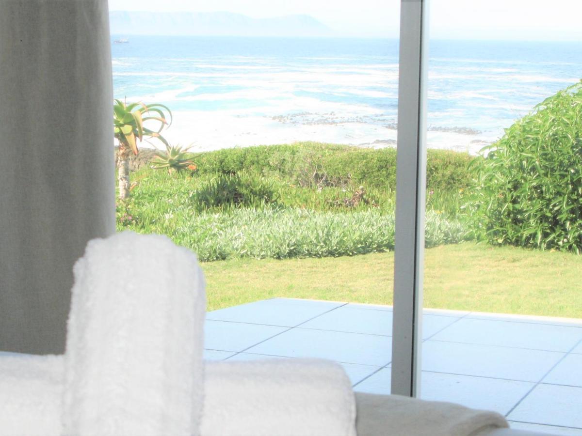 Beachfront House - Hermanus Whale View Villa Bagian luar foto