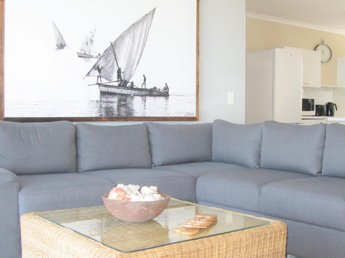 Beachfront House - Hermanus Whale View Villa Bagian luar foto