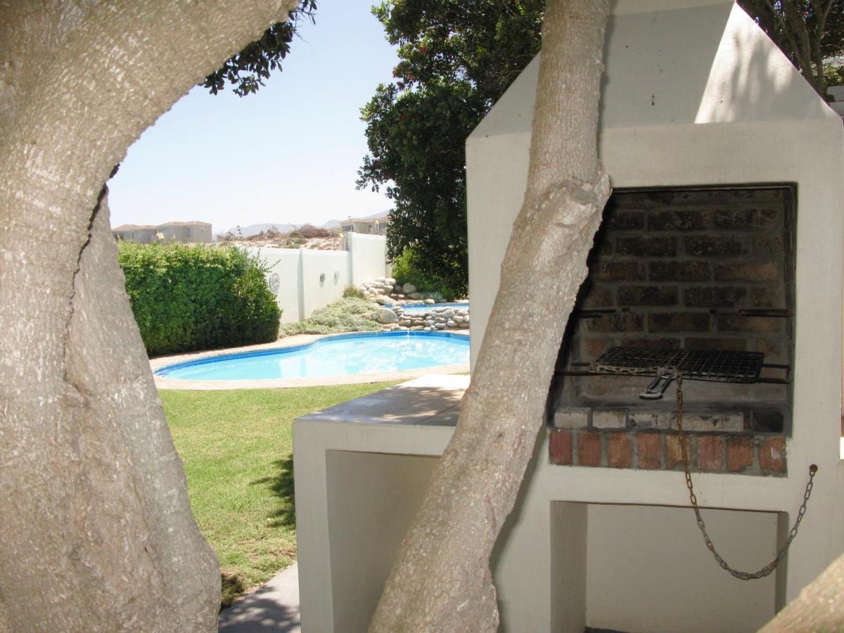Beachfront House - Hermanus Whale View Villa Bagian luar foto