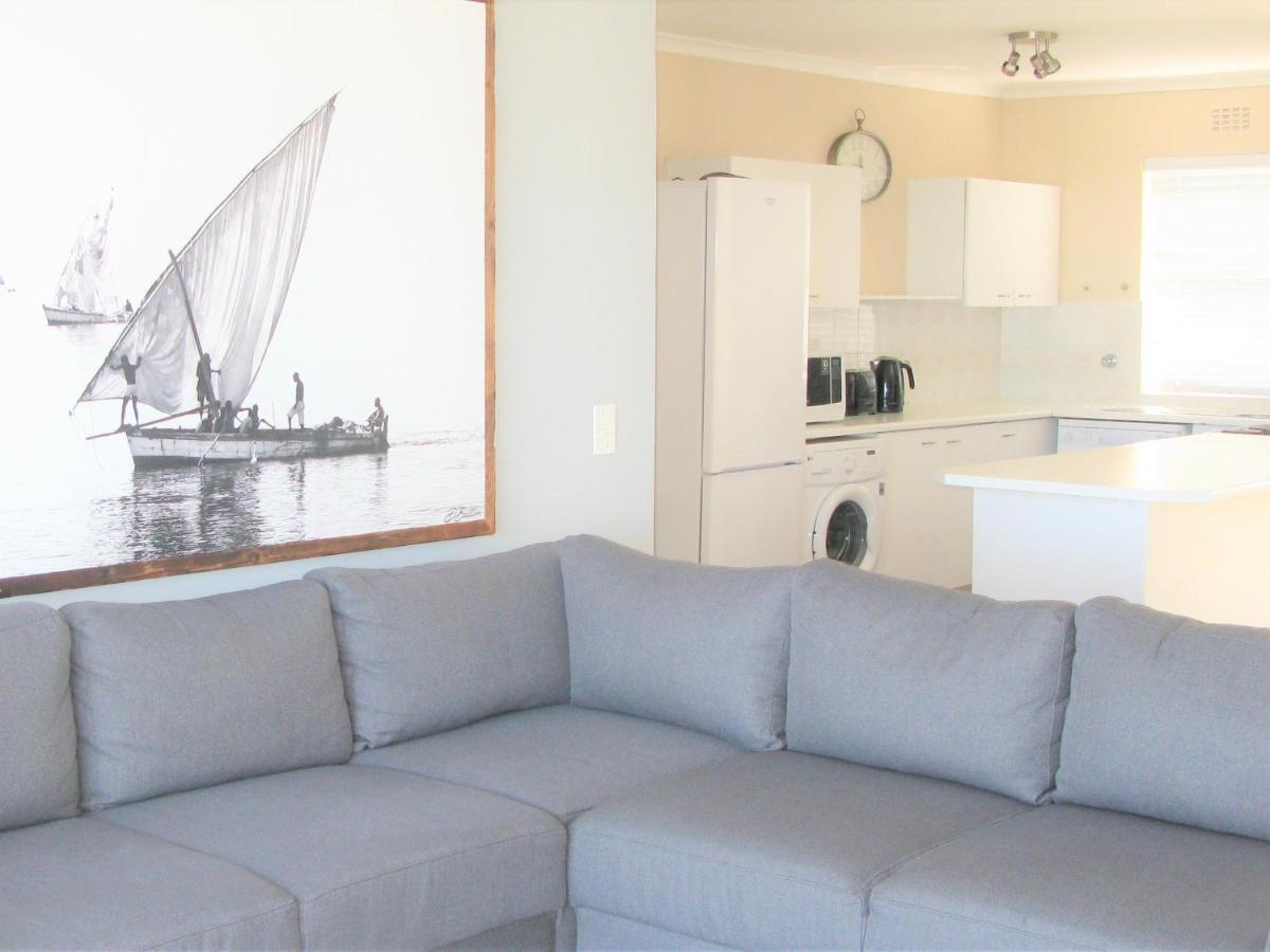 Beachfront House - Hermanus Whale View Villa Bagian luar foto