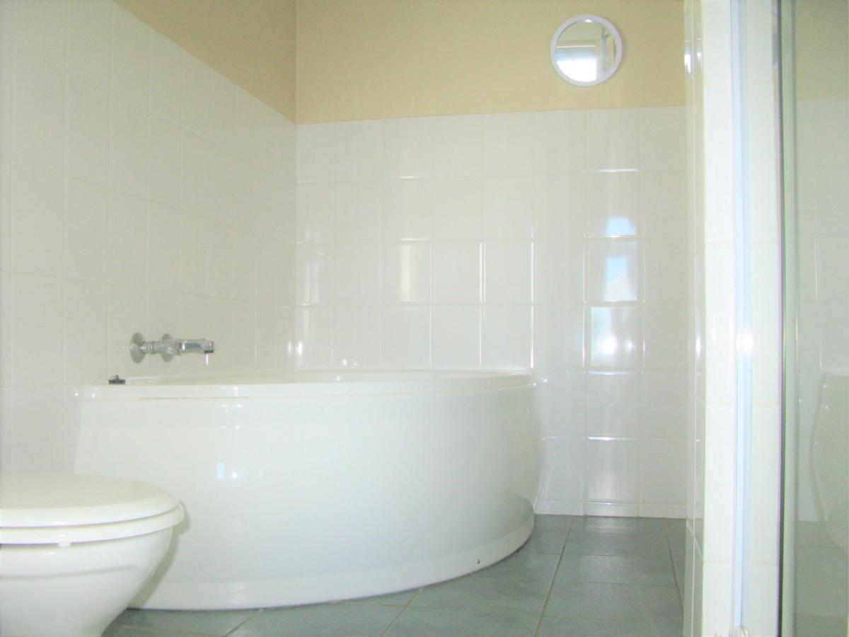 Beachfront House - Hermanus Whale View Villa Bagian luar foto