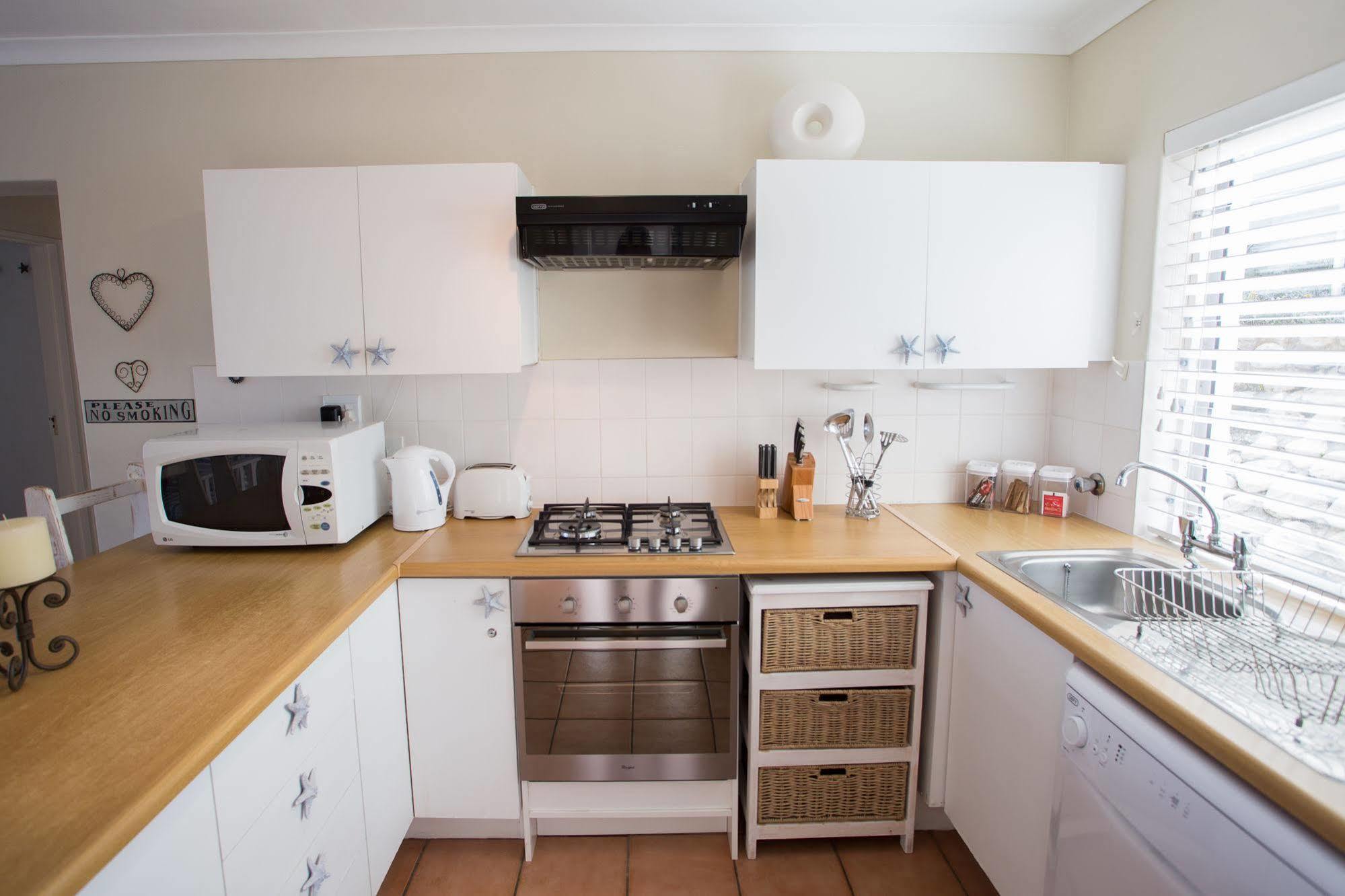 Beachfront House - Hermanus Whale View Villa Bagian luar foto